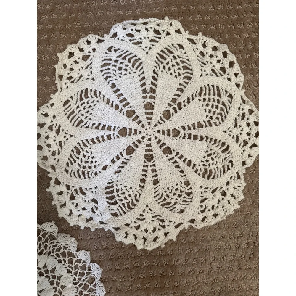 Vintage White Hand Crochet Lace Doily Set of 3 Round Cotton Table Linens 1247